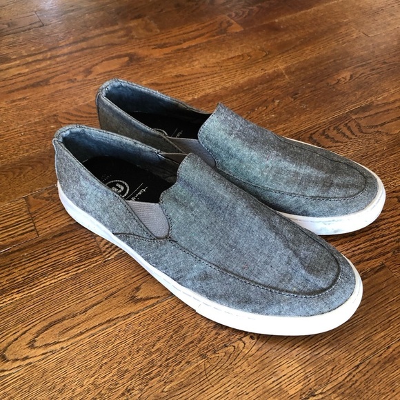 Travis Mathew slip ons - Picture 1 of 6